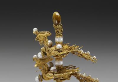 图片[2]-Gold finial with inlays of Dong pearls and cat’s-eye gemstone for the imperial consort’s court hat, Qianlong reign (1736-1795), Qing dynasty-China Archive